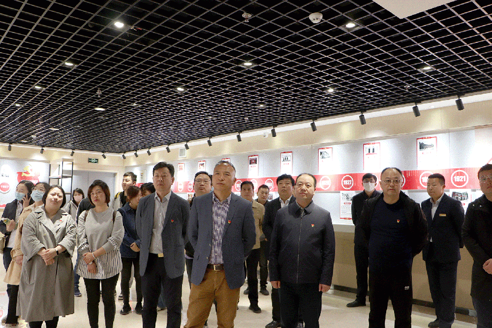 1680506322188761.gif 02.gif