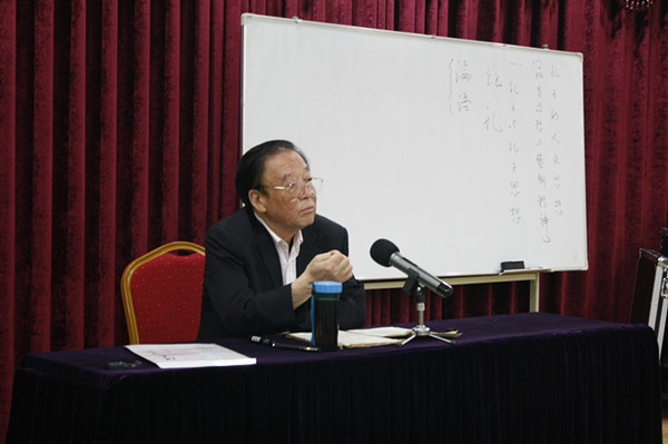 1西北大学文学艺术学院原院长温友言教授现场授课.jpg 1西北大学文学艺术学院原院长温友言教授现场授课.jpg